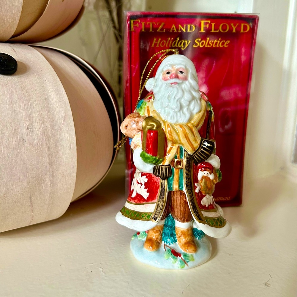 🎄Fitz and Floyd 2005 dated Santa ornament